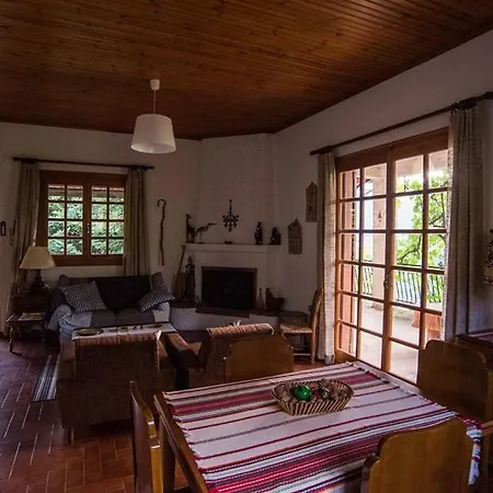Mountain House, Peloponnese Apartmán Mánna
